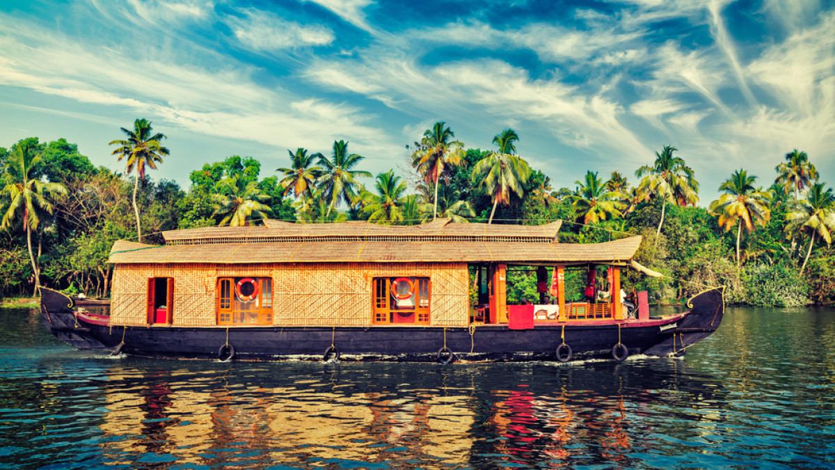 Get in Touch with the Real Beauty of Nature in Your Kerala Tour