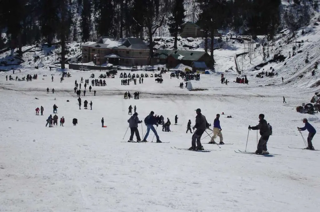 Skiing in himachal pradesh