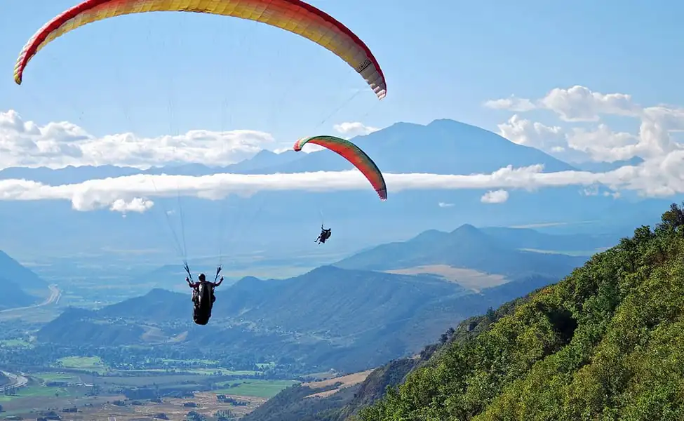 paragliding in himachal pradesh