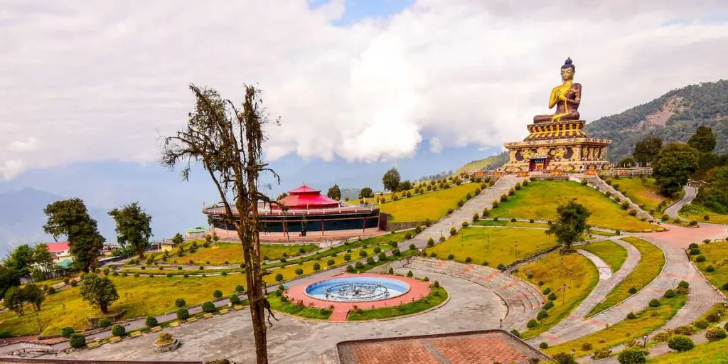 Gangtok tour package,summer vacation in india