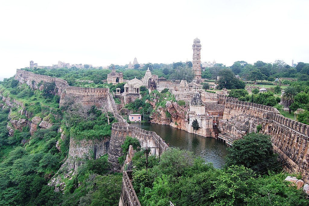 Ssjoshi111, CC BY-SA 3.0 <https://creativecommons.org/licenses/by-sa/3.0>, via Wikimedia Commons-Day Trips from Udaipur