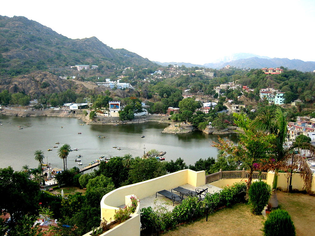 Andreas Kleemann, CC BY-SA 3.0 DE <https://creativecommons.org/licenses/by-sa/3.0/de/deed.en>, via Wikimedia Commons-Day Trips from Udaipur