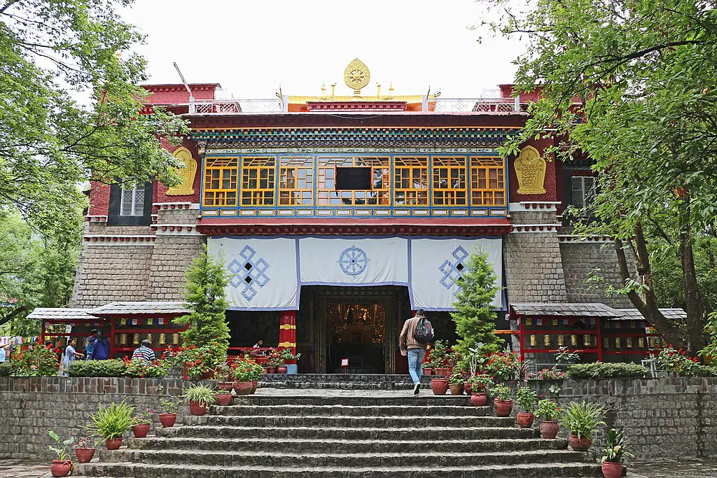 Bernard Gagnon, CC BY-SA 4.0 <https://creativecommons.org/licenses/by-sa/4.0>, via Wikimedia Commons-Dharamshala Travel Guide