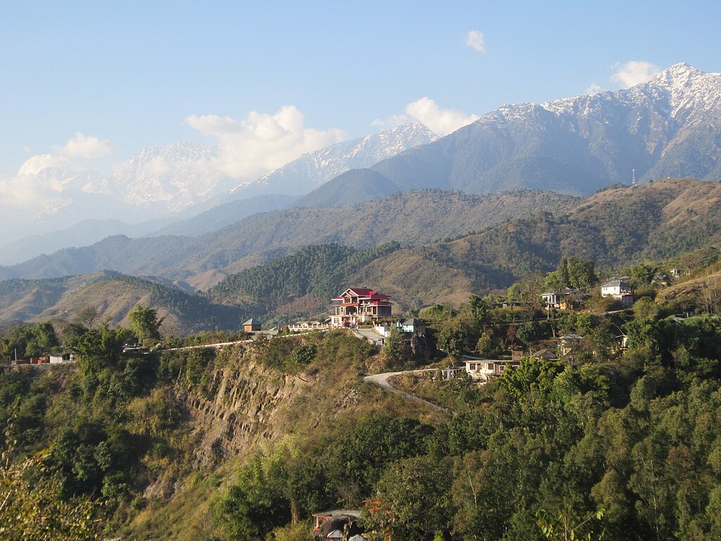 DHAULADHAR, CC BY-SA 4.0 <https://creativecommons.org/licenses/by-sa/4.0>, via Wikimedia Commons