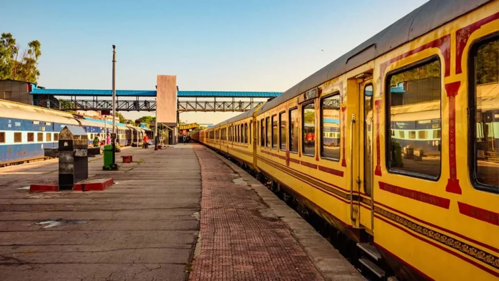 Royal Rajasthan on Wheels-Luxury Trains in India