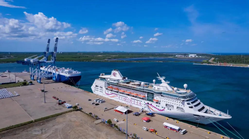 Luxury Cruises in India-Cordelia Cruises – Arabian Sea & Lakshadweep Adventures