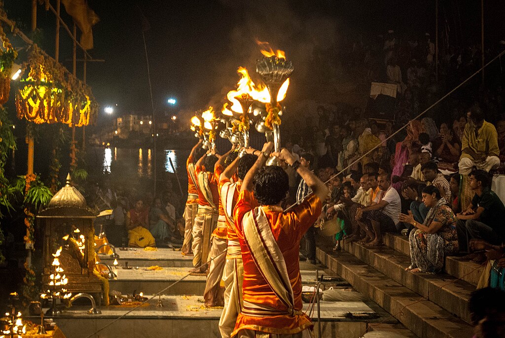 Varanasi ganga aarti-Ghum India Ghum for US Travelers