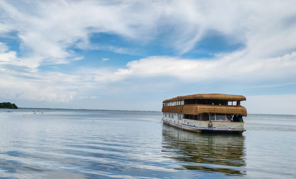 The Oberoi Vrinda – Kerala Backwaters Cruise
Source: The Oberoi Vrinda facebook page