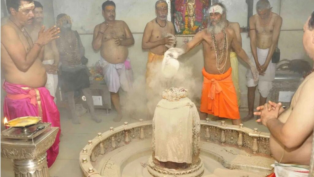 Mahakaleshwar Jyotirlinga Bhasma Aarti-Mahakaleshwar Jyotirlinga