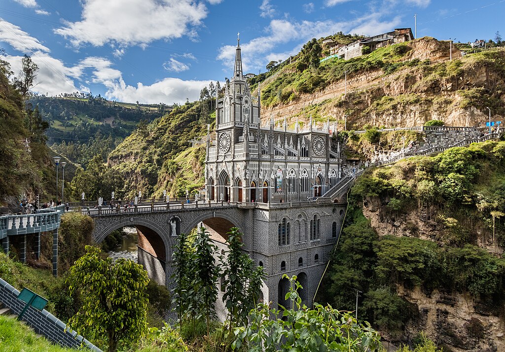 Diego Delso, CC BY-SA 4.0 <https://creativecommons.org/licenses/by-sa/4.0>, via Wikimedia Commons-Iconic Religious Structures
