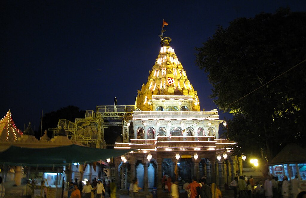 Gyanendra_Singh_Chau…, CC BY 3.0 <https://creativecommons.org/licenses/by/3.0>, via Wikimedia Commons-Mahakaleshwar Jyotirlinga