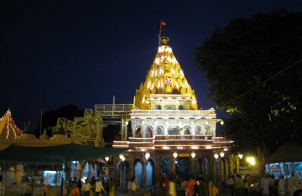 Gyanendra_Singh_Chau…, CC BY 3.0 <https://creativecommons.org/licenses/by/3.0>, via Wikimedia Commons-Mahakaleshwar Jyotirlinga