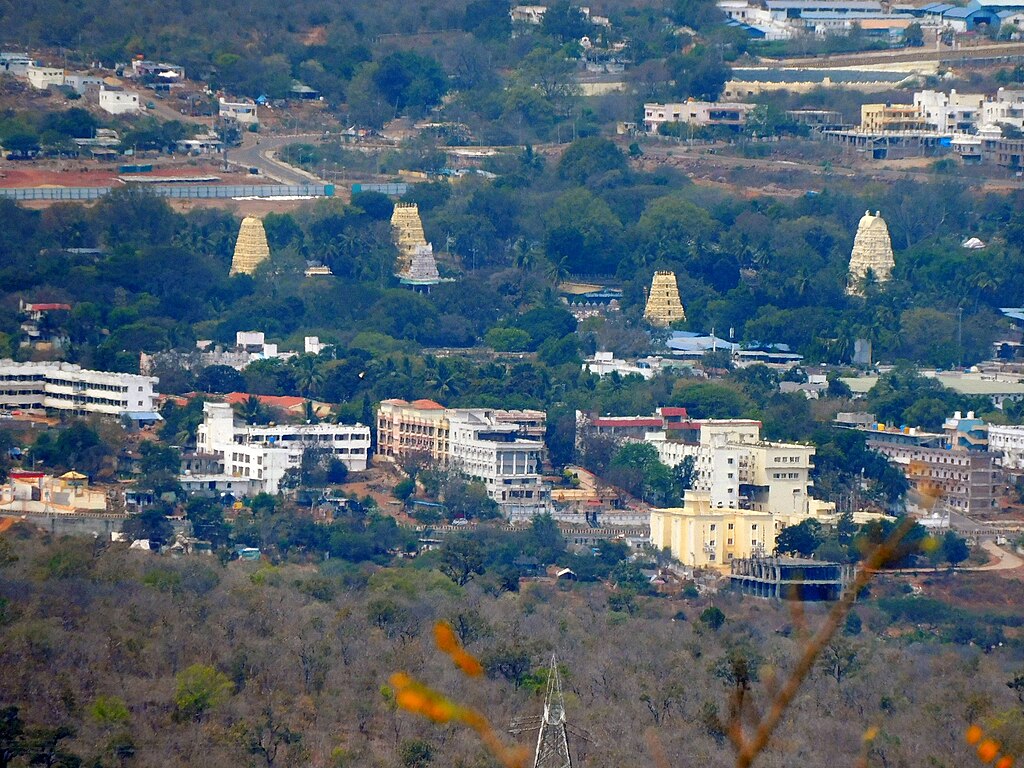 VasuVR, CC BY-SA 4.0 <https://creativecommons.org/licenses/by-sa/4.0>, via Wikimedia Commons-Mallikarjuna Jyotirlinga
