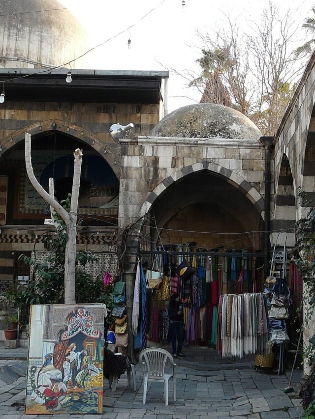 Top Delhi Markets and What to Buy