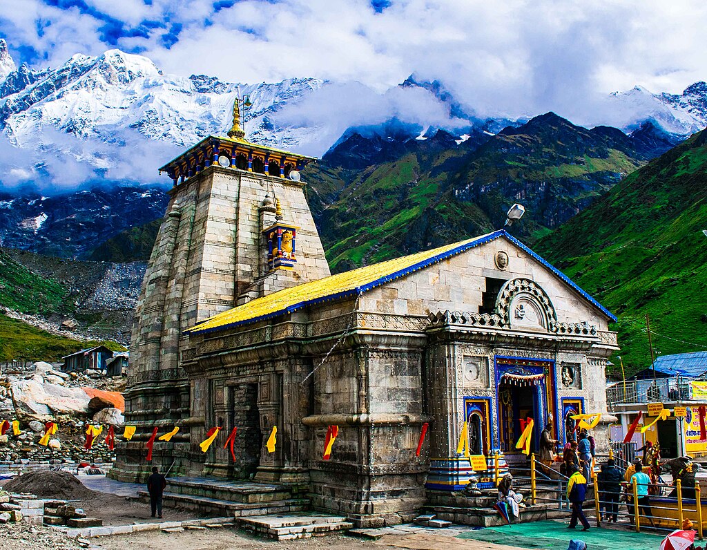 Shivam Kumar 766, CC BY-SA 4.0 <https://creativecommons.org/licenses/by-sa/4.0>, via Wikimedia Commons-Shri Kedarnath Jyotirlinga Temple