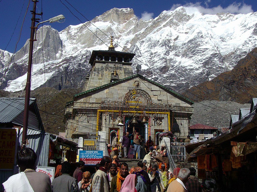 Atarax42, CC BY-SA 3.0 <https://creativecommons.org/licenses/by-sa/3.0>, via Wikimedia Commons-Shri Kedarnath Jyotirlinga Temple