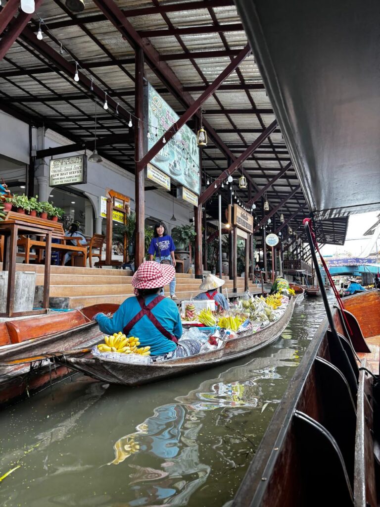 Floating Market - Picture by Sarika Chauhan - Thailand Travel Blog