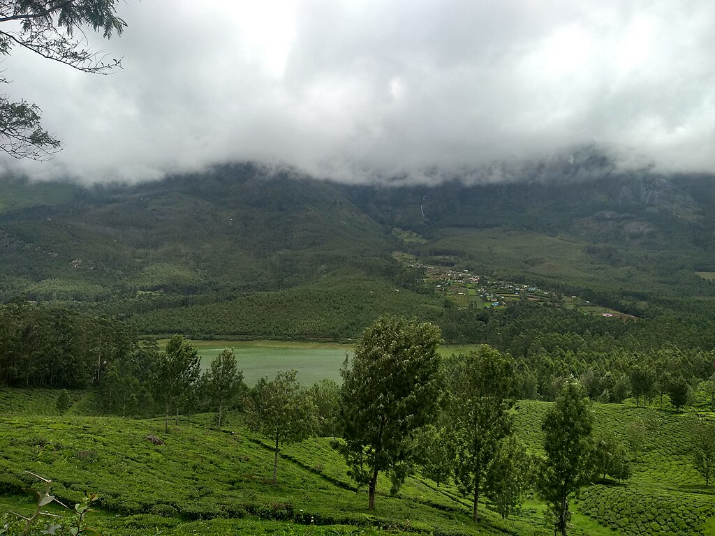 BroKholi94, CC BY-SA 4.0 <https://creativecommons.org/licenses/by-sa/4.0>, via Wikimedia Commons-Places to Visit in India in September
