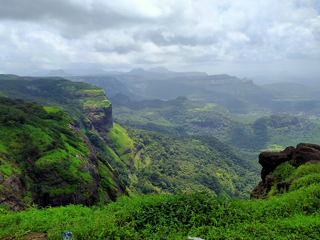 SURYATAPA CHATTERJEE, CC BY-SA 4.0 <https://creativecommons.org/licenses/by-sa/4.0>, via Wikimedia Commons-Places to Visit in India in September