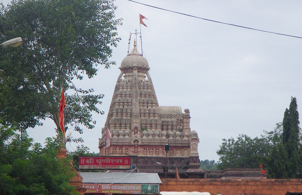 Ms Sarah Welch, CC BY-SA 4.0 <https://creativecommons.org/licenses/by-sa/4.0>, via Wikimedia Commons-Shri Grishneshwar Jyotirlinga