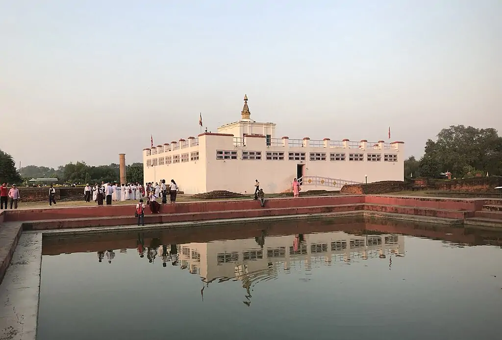 Plniroula, CC BY-SA 4.0 <https://creativecommons.org/licenses/by-sa/4.0>, via Wikimedia Commons-Bodh Gaya Travel Guide