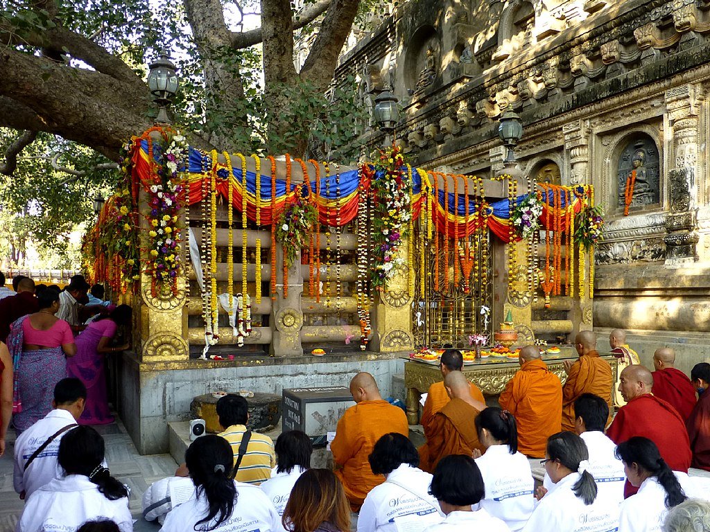 Hiroki Ogawa, CC BY 3.0 <https://creativecommons.org/licenses/by/3.0>, via Wikimedia Commons-Bodh Gaya Travel Guide