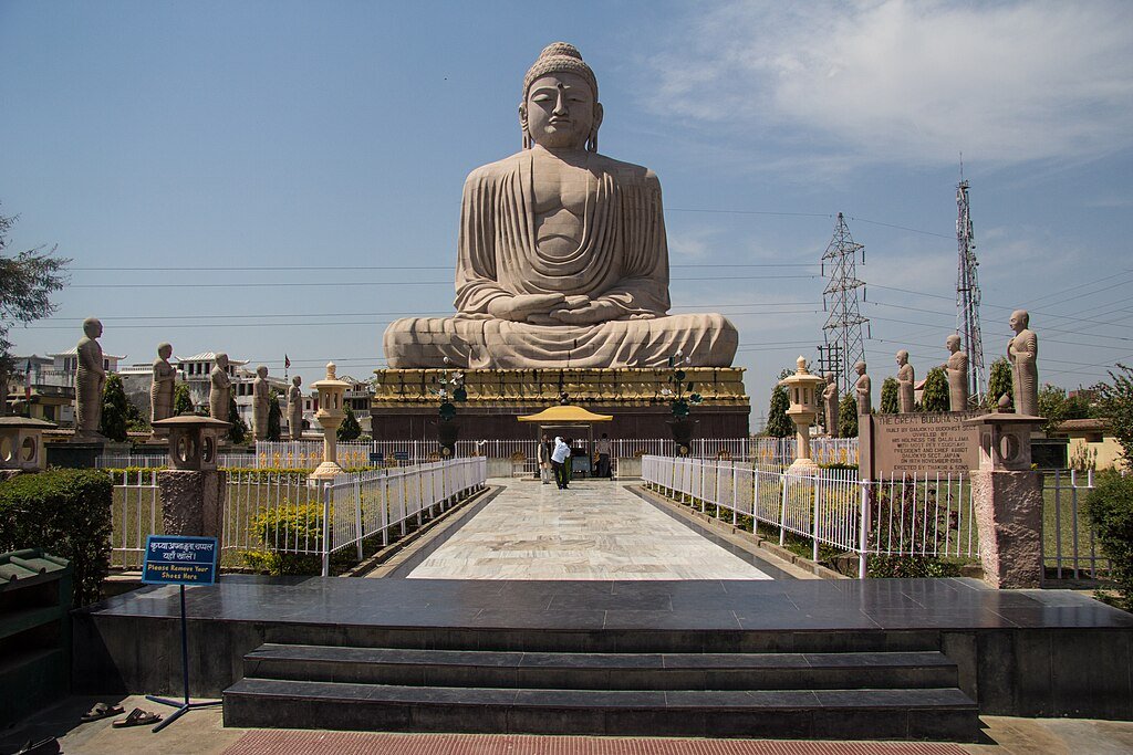 Andrew Moore from Johannesburg, South Africa, CC BY-SA 2.0 <https://creativecommons.org/licenses/by-sa/2.0>, via Wikimedia CommonsBodh Gaya Travel Guide