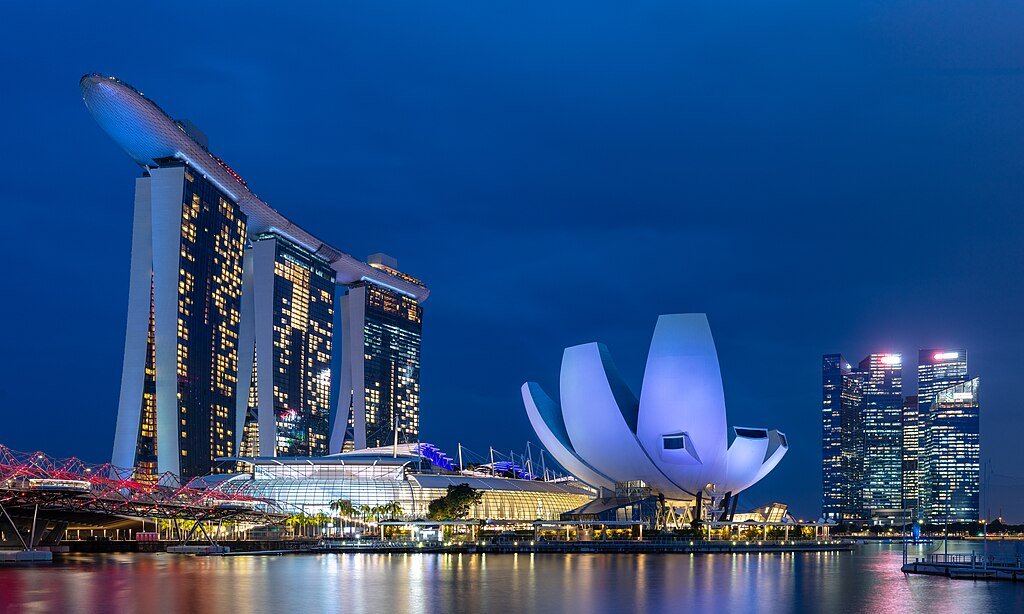 Diego Delso, CC BY-SA 4.0 <https://creativecommons.org/licenses/by-sa/4.0>, via Wikimedia Commons-International Destinations Under 50k