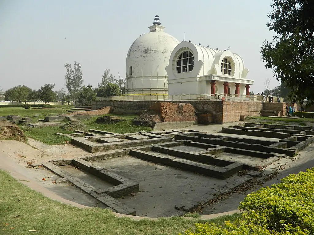 Mahendra3006, CC BY-SA 3.0 <https://creativecommons.org/licenses/by-sa/3.0>, via Wikimedia Commons