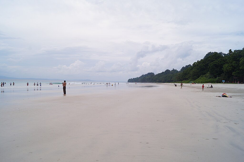 Shad Siddiqui, CC BY-SA 4.0 <https://creativecommons.org/licenses/by-sa/4.0>, via Wikimedia Commons-Places to Visit in India in 2026