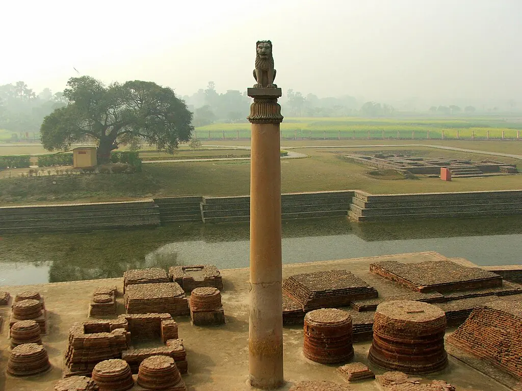 Bpilgrim (talk · contribs), CC BY-SA 2.5 <https://creativecommons.org/licenses/by-sa/2.5>, via Wikimedia Commons-Vaishali Buddhist Sites