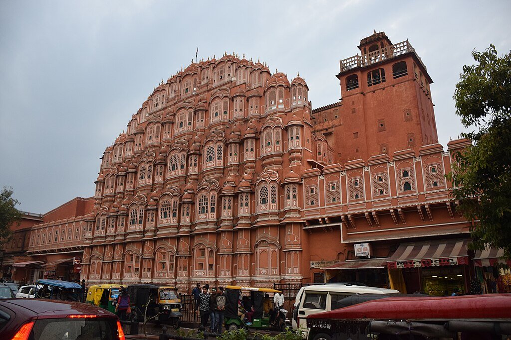 Akshatha Inamdar, CC BY-SA 4.0 <https://creativecommons.org/licenses/by-sa/4.0>, via Wikimedia Commons-Best Exotic Marigold Hotel Tour India