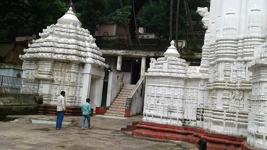 Pkp05, CC BY-SA 4.0 <https://creativecommons.org/licenses/by-sa/4.0>, via Wikimedia Commons-Temples in India