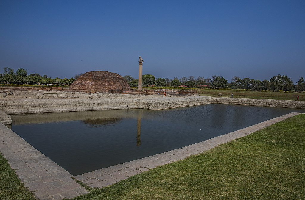 AmlanTheTramp, CC BY-SA 4.0 <https://creativecommons.org/licenses/by-sa/4.0>, via Wikimedia Commons-Vaishali Buddhist Sites