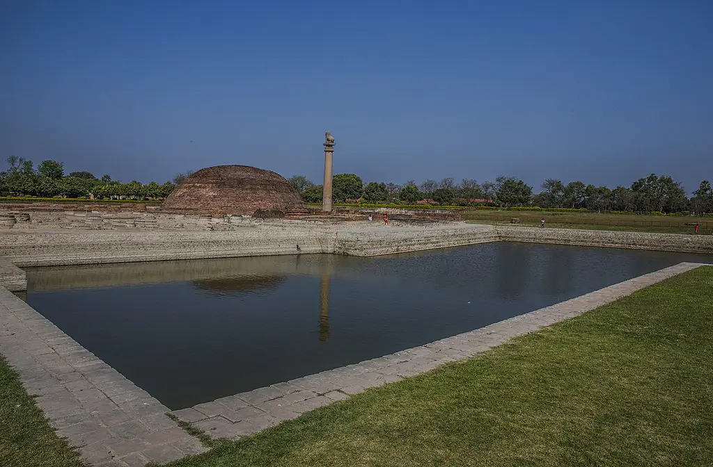 AmlanTheTramp, CC BY-SA 4.0 <https://creativecommons.org/licenses/by-sa/4.0>, via Wikimedia Commons-Vaishali Buddhist Sites