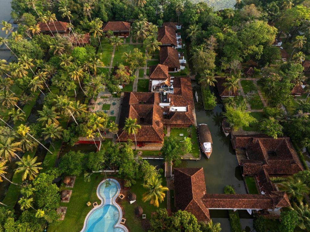 Kerala Backwater Luxury Resorts