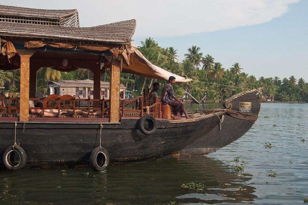 For backwater lovers- Best Time to Visit Kerala