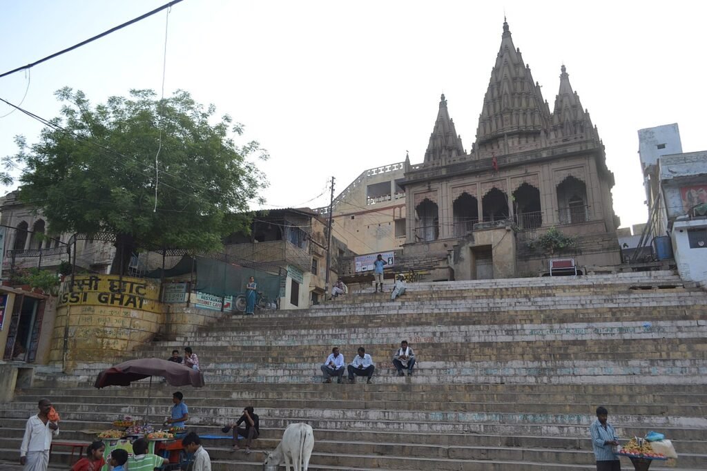 Nandanupadhyay, CC BY-SA 3.0 <https://creativecommons.org/licenses/by-sa/3.0>, via Wikimedia Commons-Varanasi ghats