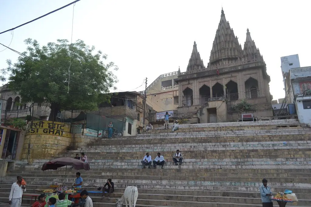 Nandanupadhyay, CC BY-SA 3.0 <https://creativecommons.org/licenses/by-sa/3.0>, via Wikimedia Commons-Varanasi ghats
