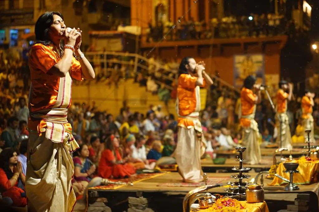 Jan Bockaert, CC BY-SA 2.0 <https://creativecommons.org/licenses/by-sa/2.0>, via Wikimedia Commons - Varanasi ghats