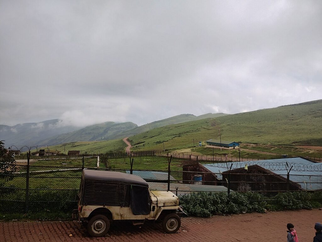 Gpkp, CC BY-SA 4.0 <https://creativecommons.org/licenses/by-sa/4.0>, via Wikimedia Commons-Important Hill Stations of South India