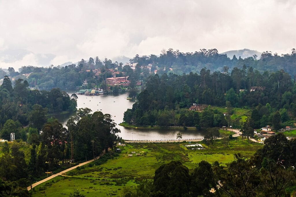 Thangaraj Kumaravel, CC BY 2.0 <https://creativecommons.org/licenses/by/2.0>, via Wikimedia Commons-Important Hill Stations of South India