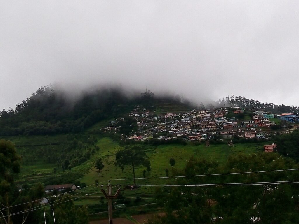 rvsvarun, CC BY-SA 4.0 <https://creativecommons.org/licenses/by-sa/4.0>, via Wikimedia Commons-Important Hill Stations of South India