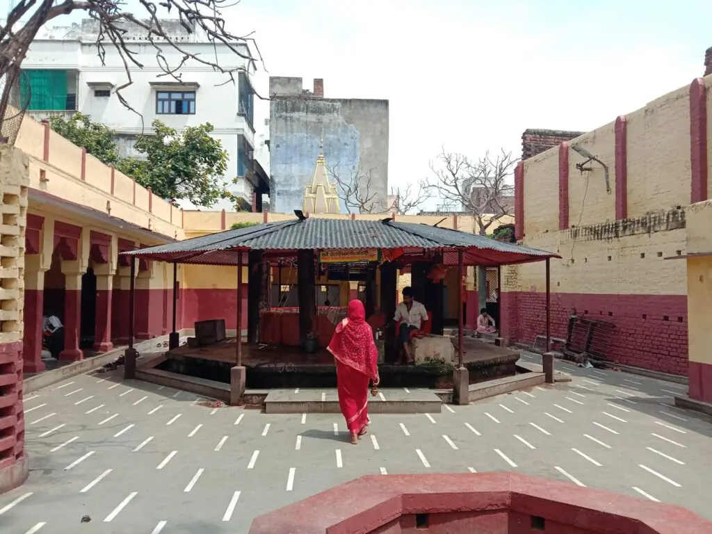 Mrityunjay Mahadev Temple-Top Temples in Varanasi