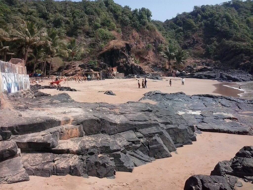 Vinod Bhandari, CC BY 3.0 <https://creativecommons.org/licenses/by/3.0>, via Wikimedia Commons-Famous Beaches of South India
